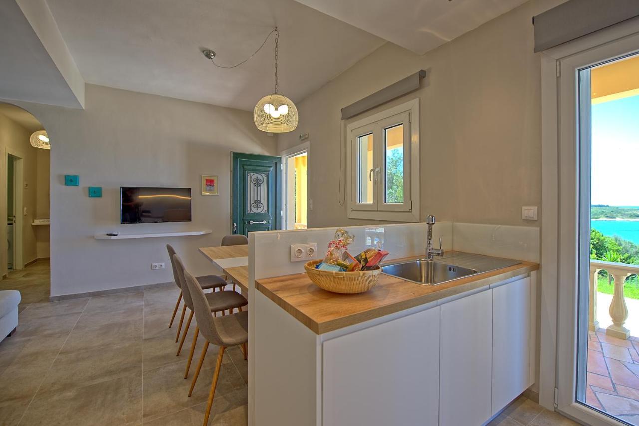 Beachfront Villa Seasun By Posarellivillas Ájos Spyrídon Eksteriør bilde