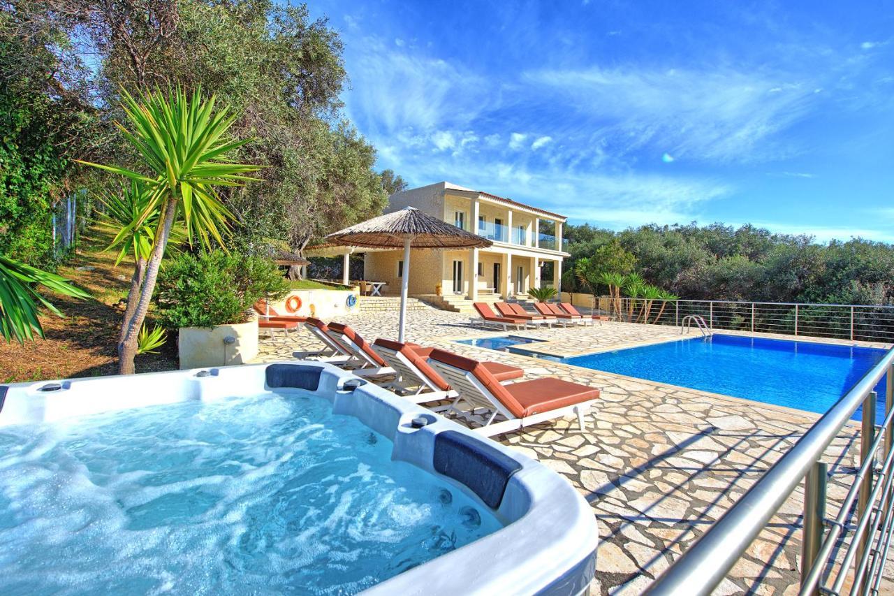 Beachfront Villa Seasun By Posarellivillas Ájos Spyrídon Eksteriør bilde