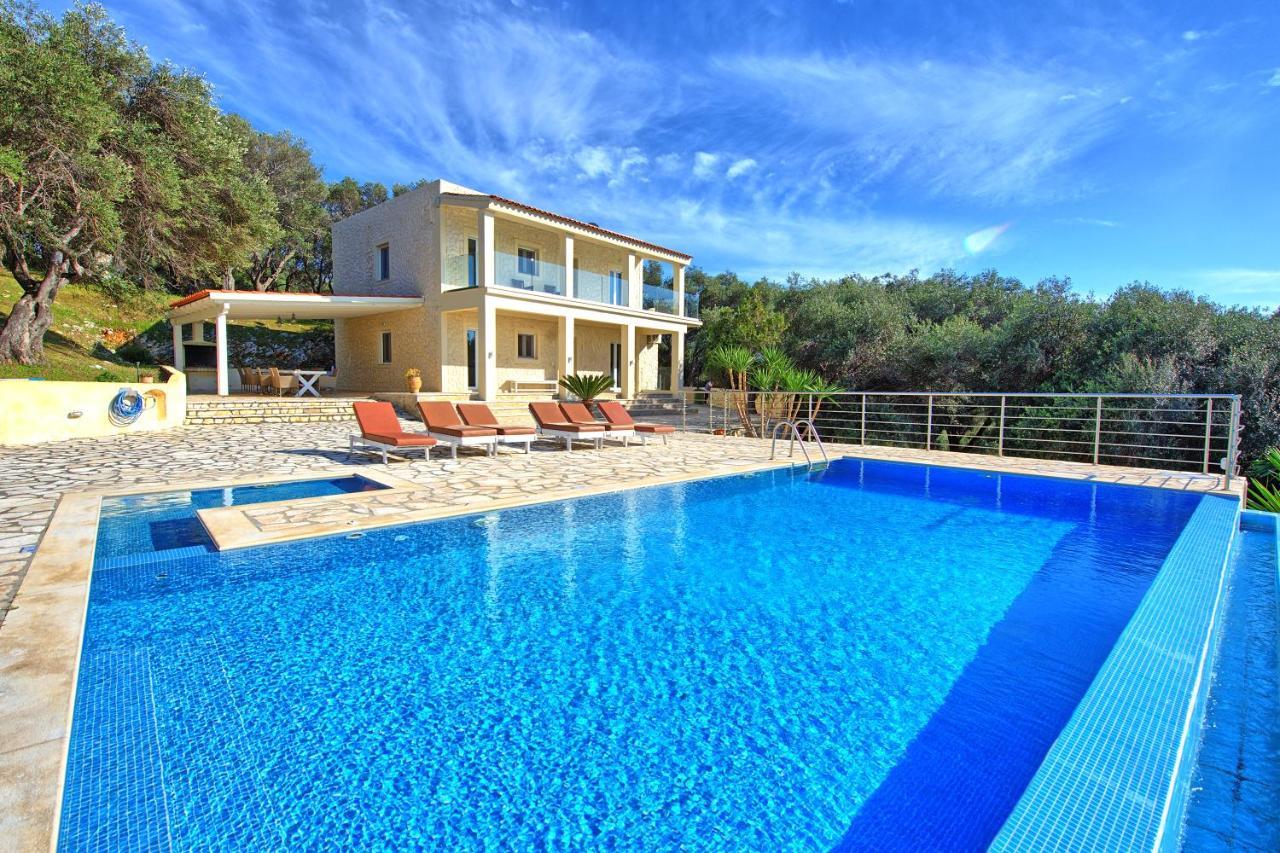 Beachfront Villa Seasun By Posarellivillas Ájos Spyrídon Eksteriør bilde