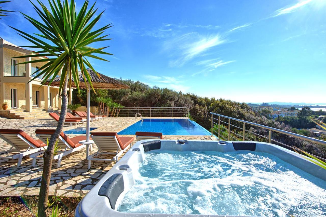 Beachfront Villa Seasun By Posarellivillas Ájos Spyrídon Eksteriør bilde