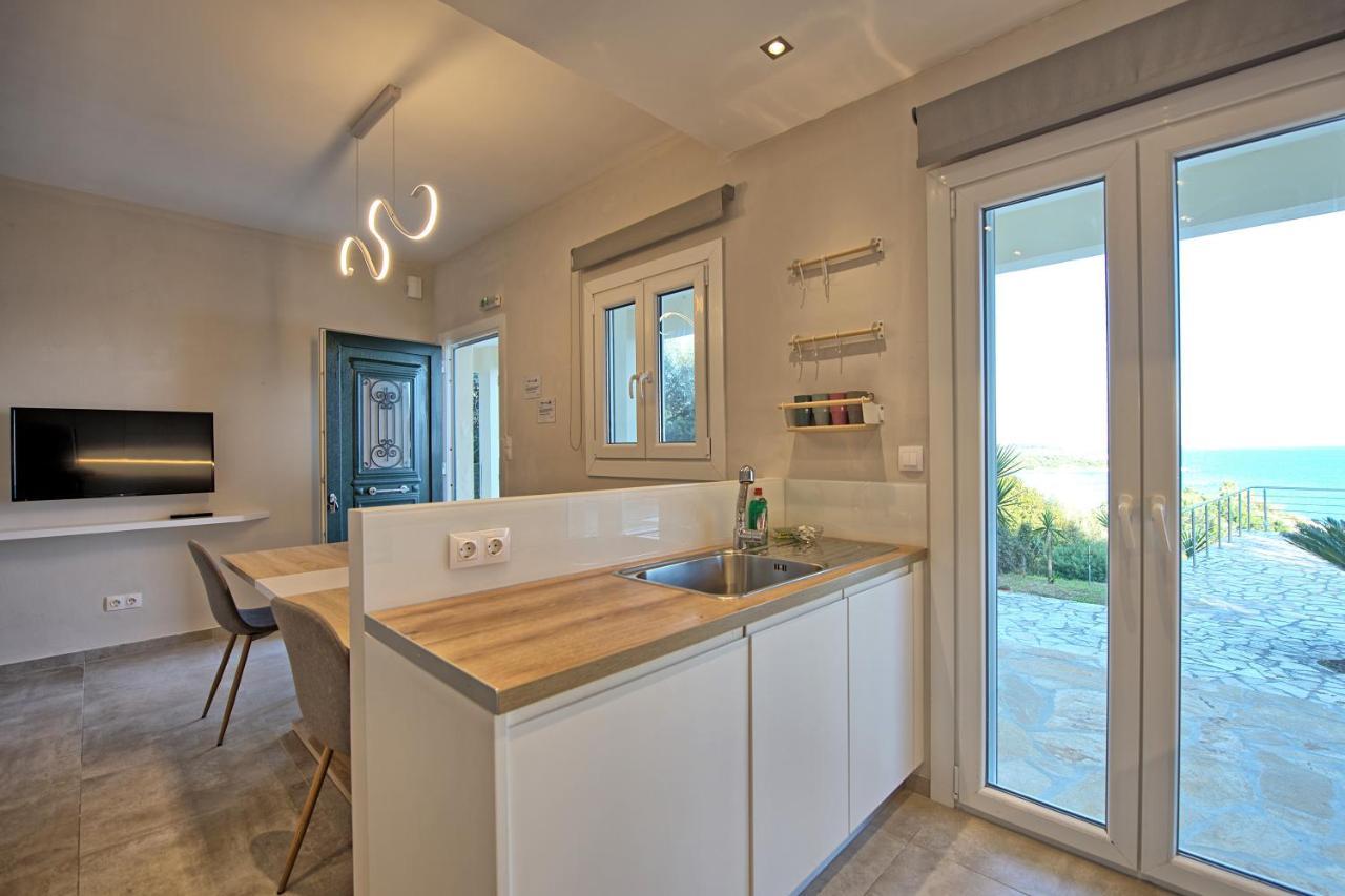 Beachfront Villa Seasun By Posarellivillas Ájos Spyrídon Eksteriør bilde