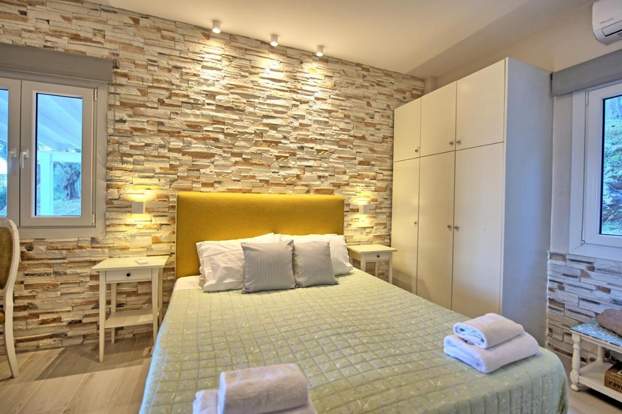 Beachfront Villa Seasun By Posarellivillas Ájos Spyrídon Eksteriør bilde