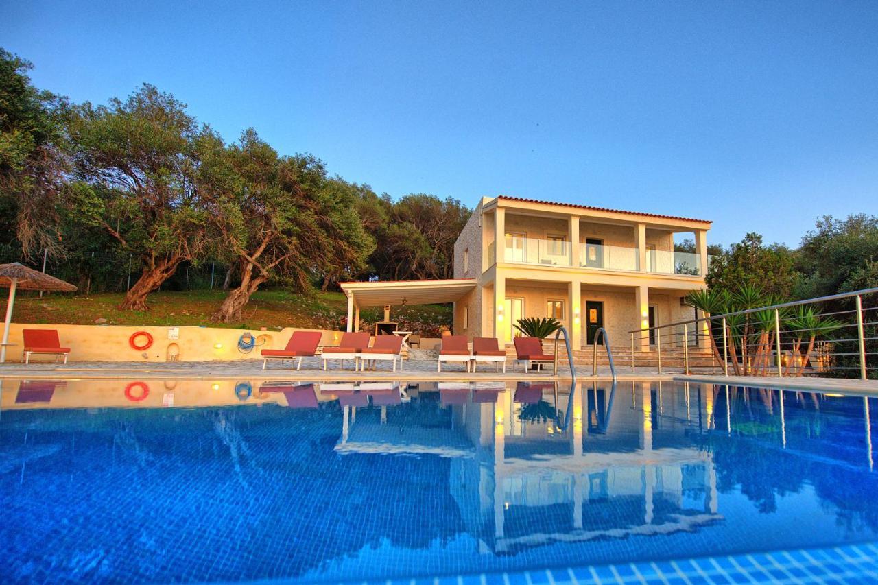 Beachfront Villa Seasun By Posarellivillas Ájos Spyrídon Eksteriør bilde