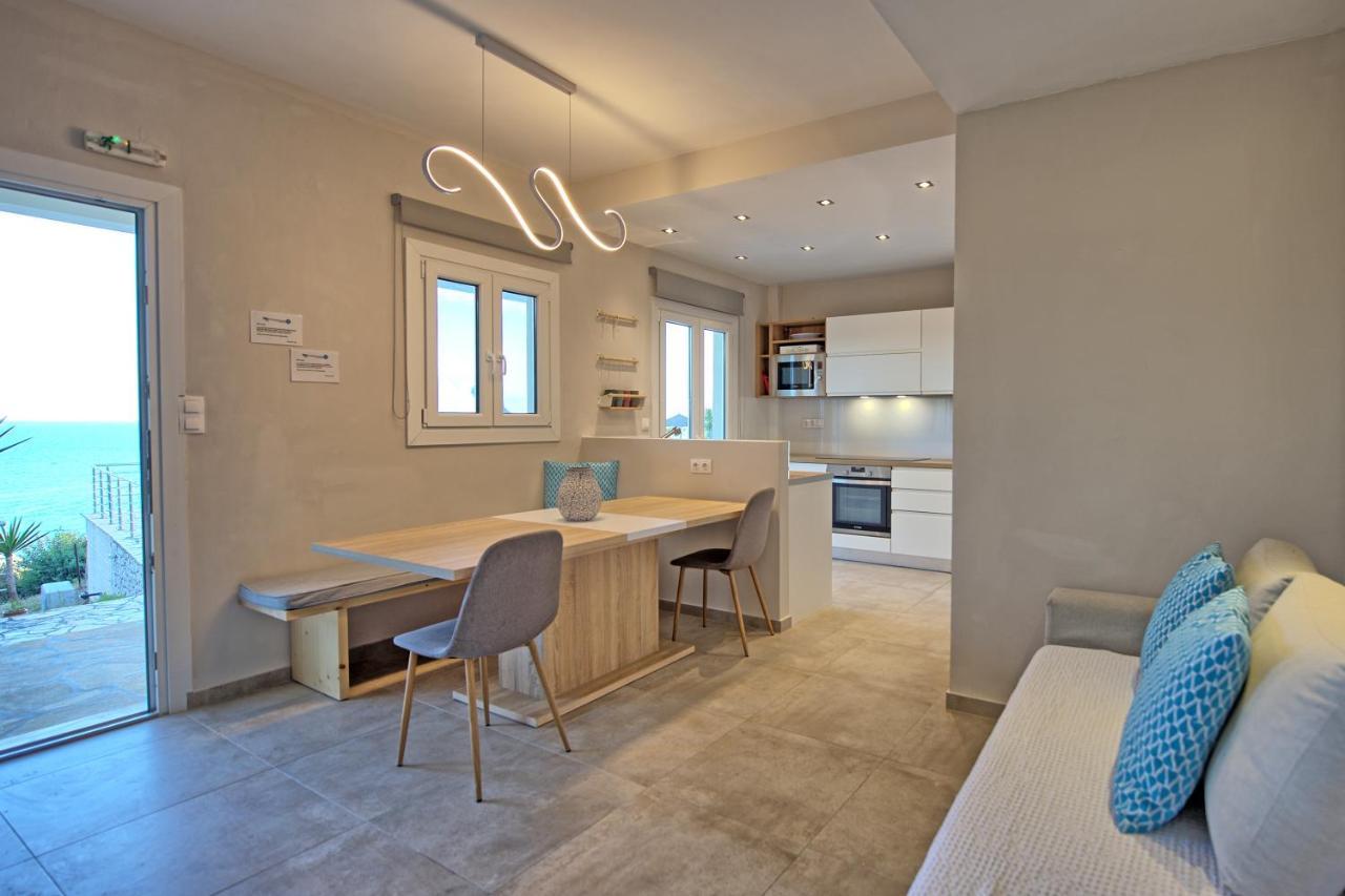 Beachfront Villa Seasun By Posarellivillas Ájos Spyrídon Eksteriør bilde