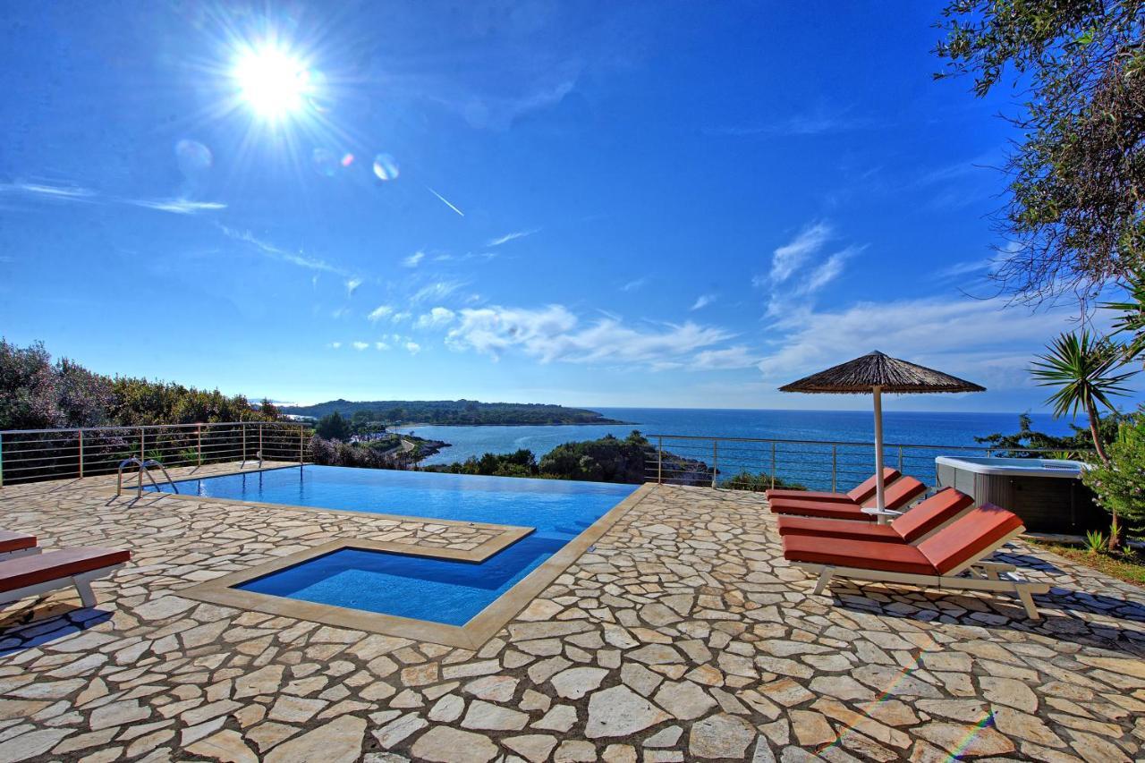 Beachfront Villa Seasun By Posarellivillas Ájos Spyrídon Eksteriør bilde