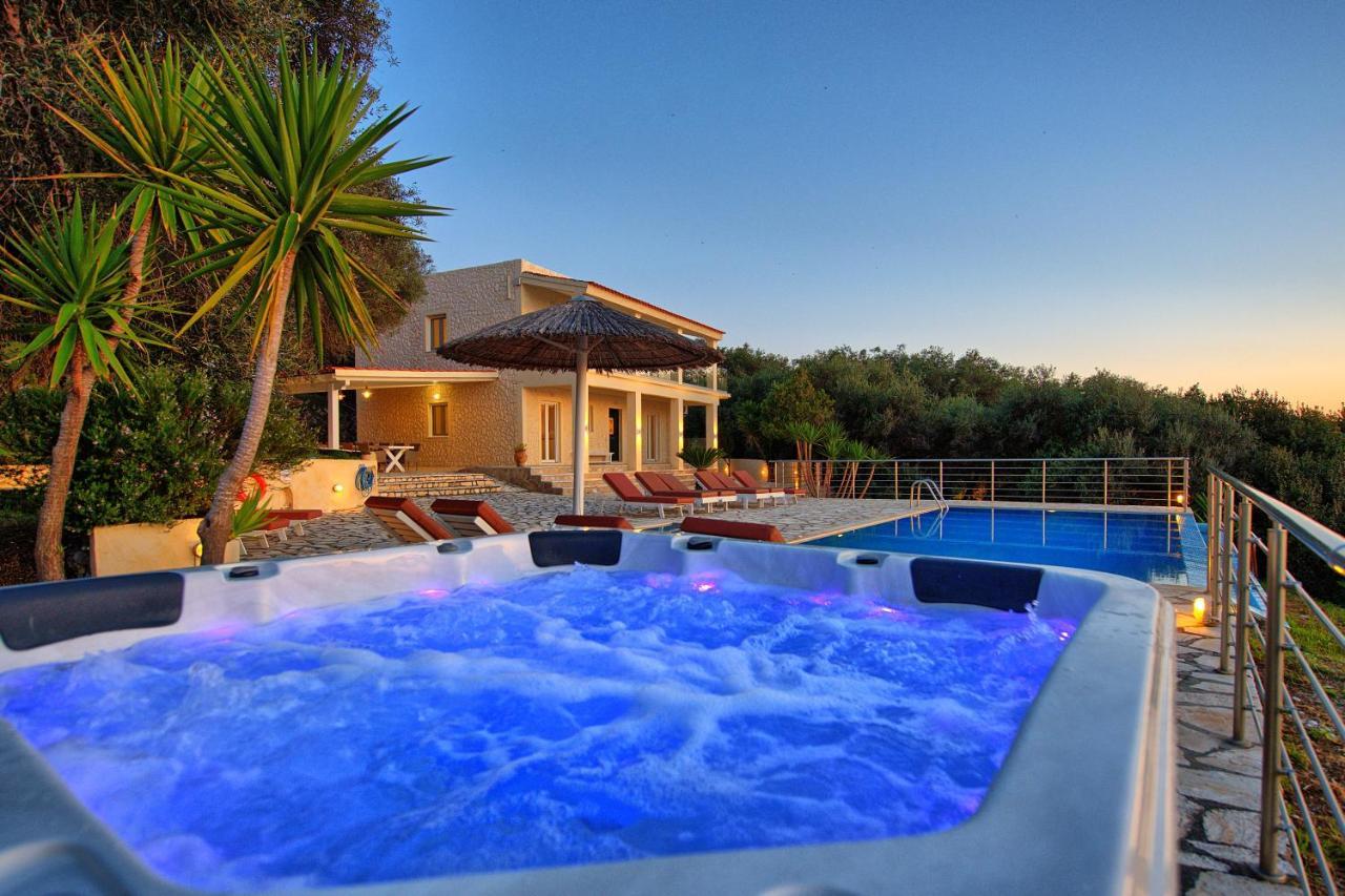 Beachfront Villa Seasun By Posarellivillas Ájos Spyrídon Eksteriør bilde