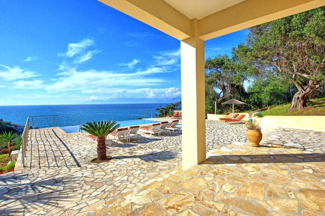 Beachfront Villa Seasun By Posarellivillas Ájos Spyrídon Eksteriør bilde
