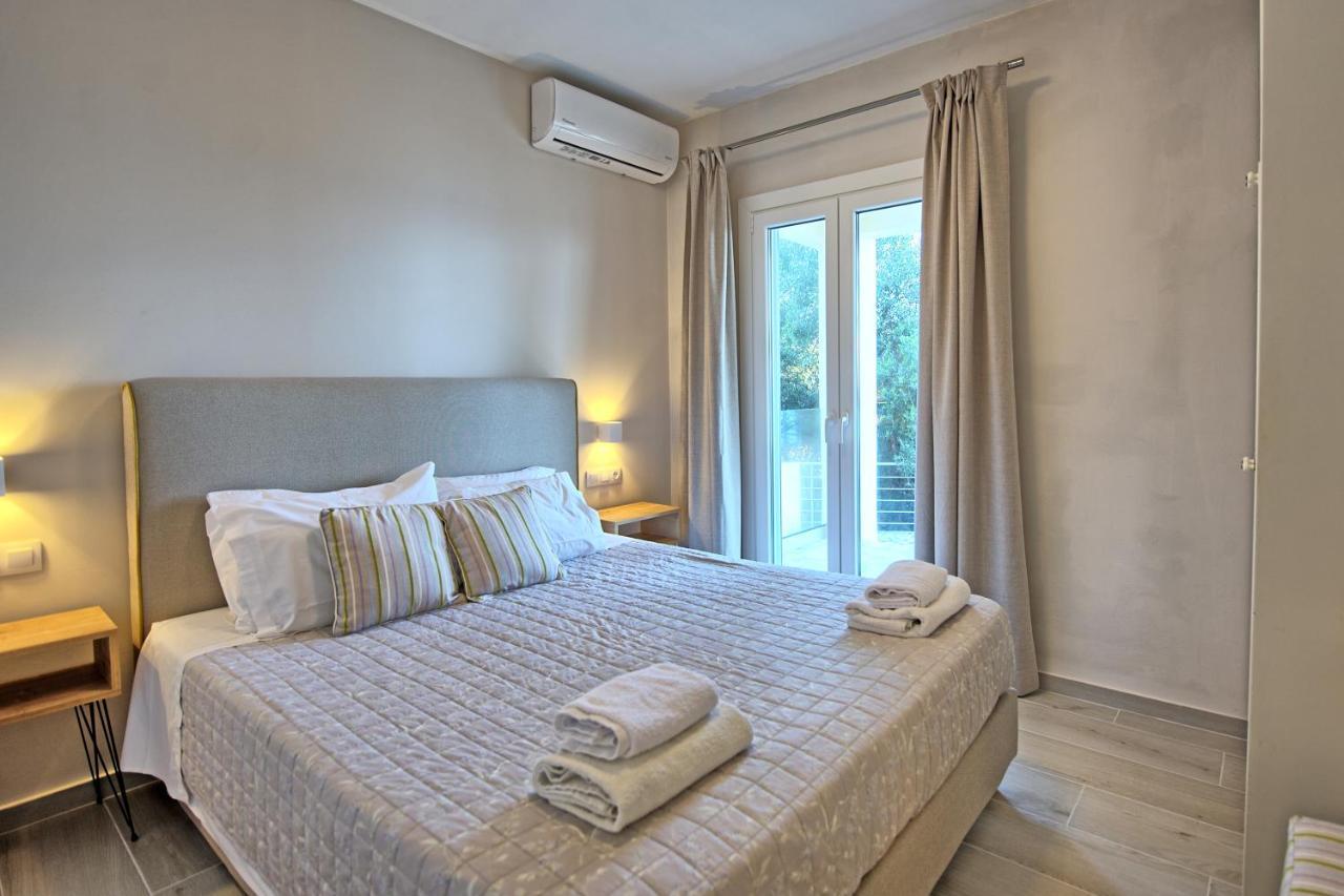 Beachfront Villa Seasun By Posarellivillas Ájos Spyrídon Eksteriør bilde