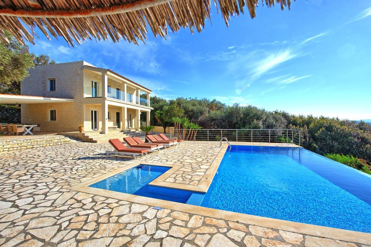 Beachfront Villa Seasun By Posarellivillas Ájos Spyrídon Eksteriør bilde